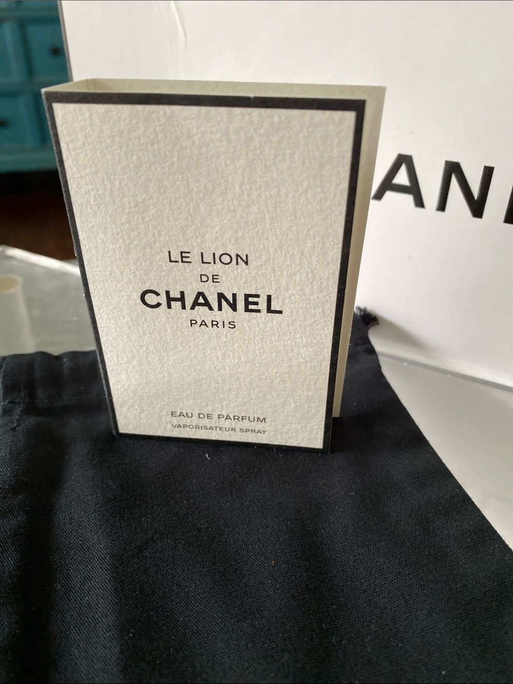 Chanel Le Lion Sample